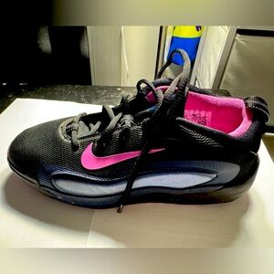 Nike IsoFly Big Kids' Basketball Shoes Black/Midnight Navy/Aluminum/Playful Pink